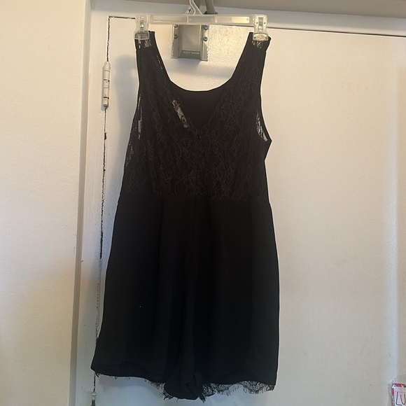 Fancy Lace Zip Romper - Picture 2 of 8